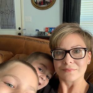 Meet your Posher, Thia